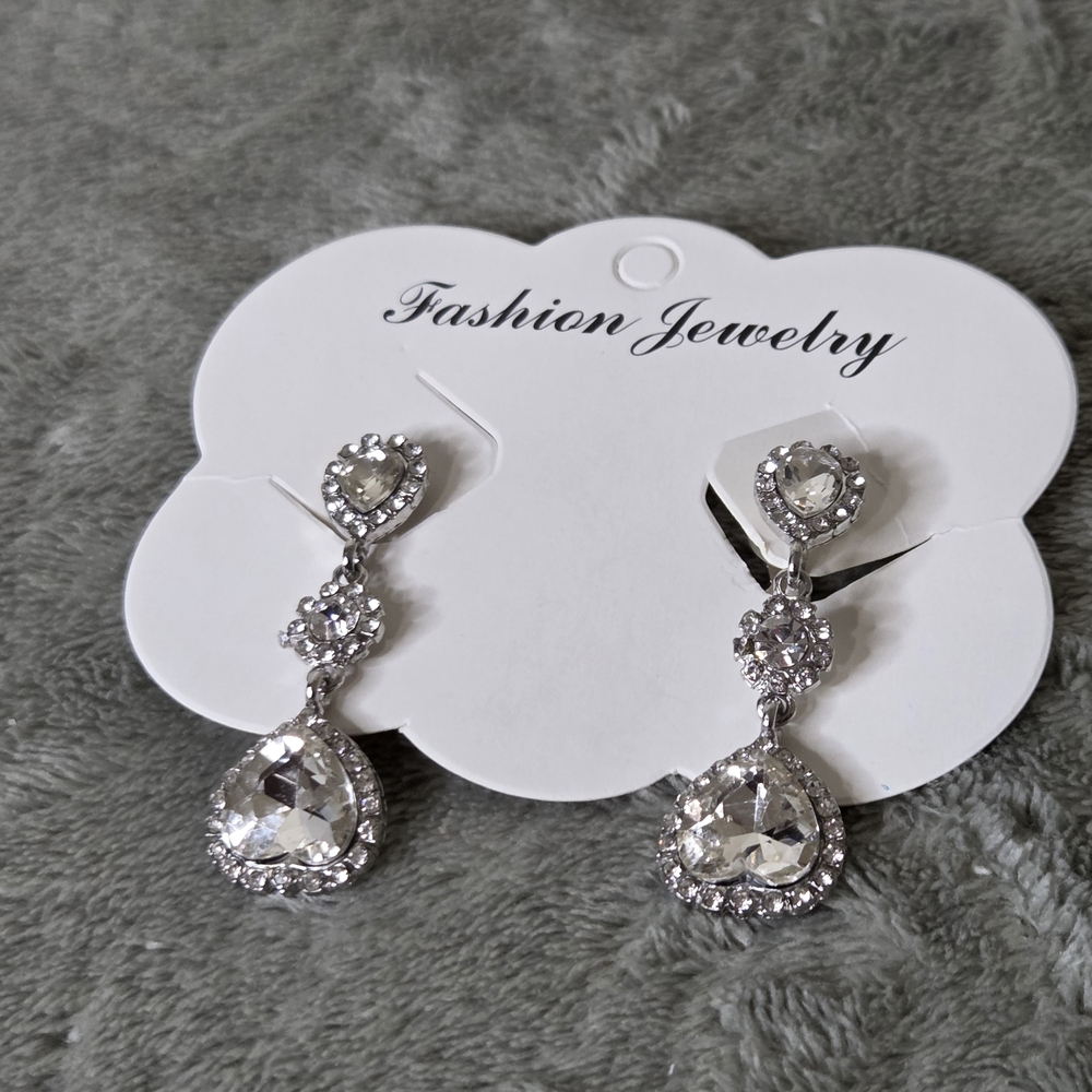 * Women's Non Piercing Elegant Glam Rhinestones Dangle Earrings Silver